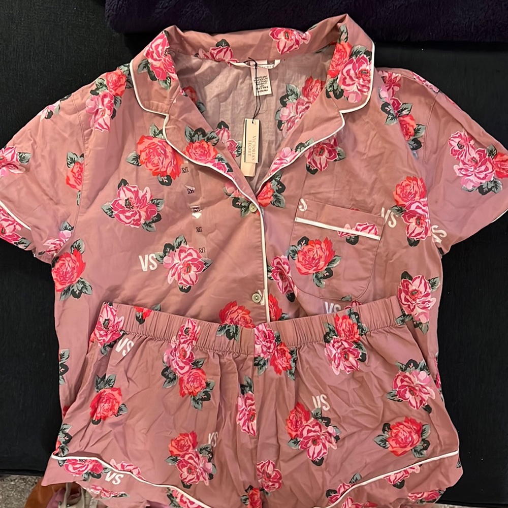 New never worn Victoria’s Secret pajamas with tags on